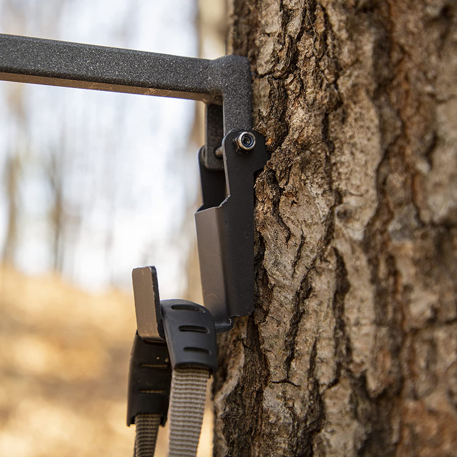 New Rivers Edge Extends out to 24” Bow Hanger